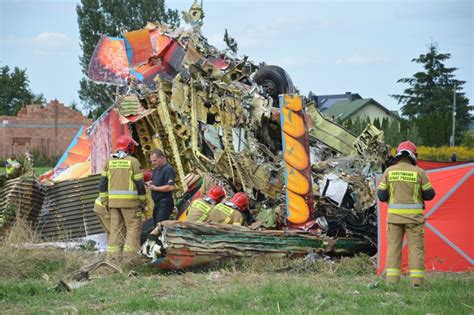 Wypadek Samolotu Pod Piotrkowem Rozbi Si Skyvan Przewo Cy Skoczk W