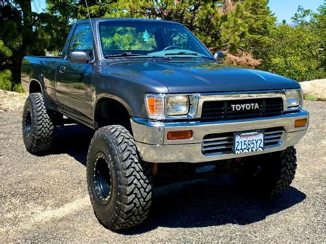 1989 Toyota Pickup Lifted