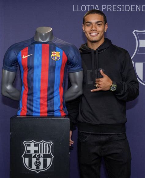 OFFICIAL! Barcelona Announce Ronaldinho Son Joao Mendes - MySportDab