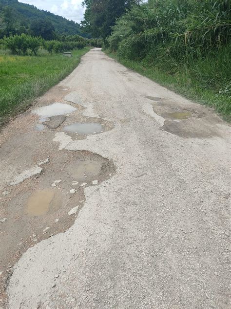 Ripatransone Il Gruppo Progetto Paese Le Strade Versano In