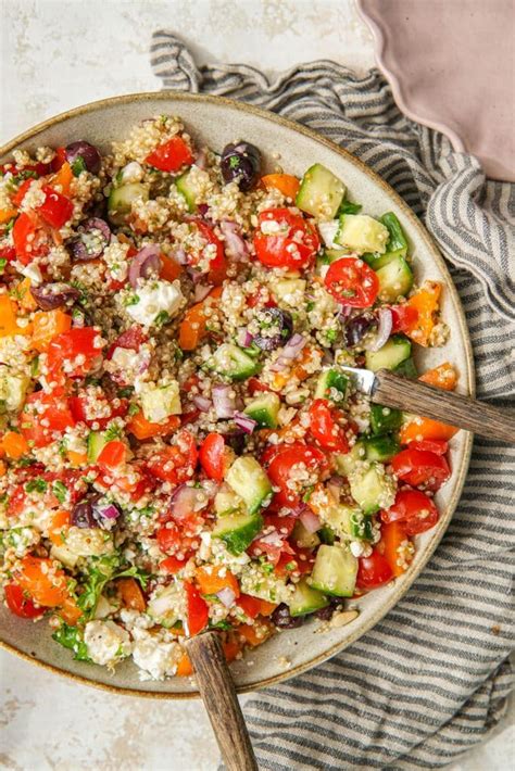 Griekse Quinoa Salade Met Tomaat Komkommer En Paprika