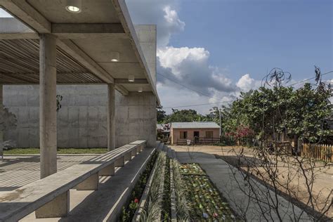 Galería De Casa De La Memoria Y Espacio Comunitario Remanso De Paz