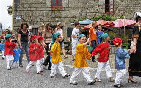 N D Du Guelhouit La Bretagne L Honneur Le T L Gramme