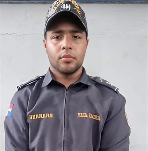 Apresan Hombre Se Hacía Pasar Por Capitán De La Policía Nacional