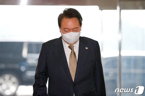 출근하는 윤석열 대통령