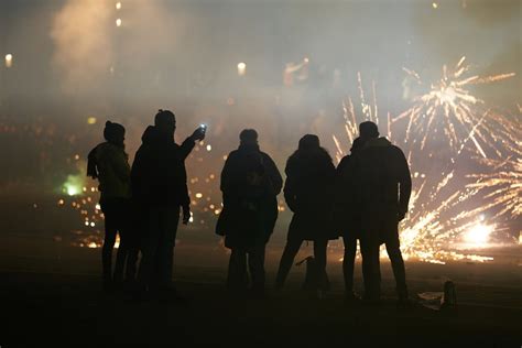 Sicher Ins Neue Jahr Darauf Musst Du Beim Kauf Von Feuerwerk Achten