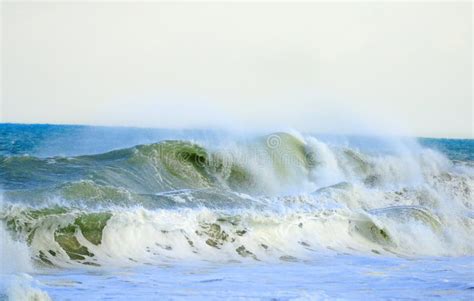 Ondas De Oceano Durante A Tempestade Tropical Imagem De Stock Imagem