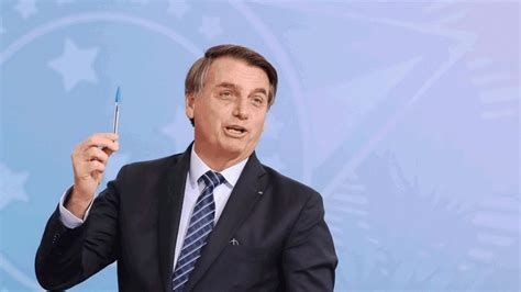 Bolsonaro pode pegar até 6 anos de cadeia por lei que ele mesmo