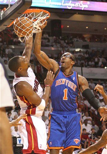 Knicks' Stoudemire injures hand by punching glass after loss to Heat ...