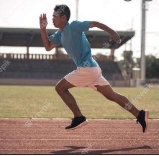 Si Un Atleta Hace 100 Yardas En 10 Segundos Cual Seria Su Velocidad