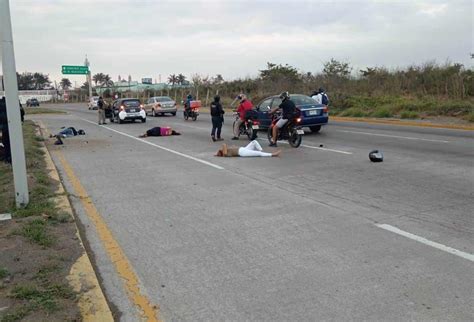 Tres J Venes Abordo De Una Motocicleta En Veracruz Se Accidentan Y