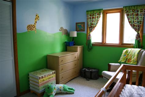 living the DIY lifestyle: Jungle Nursery Painting the Room