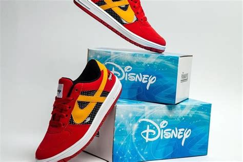 Lanzan Tenis Mágicos Disney Y Panam