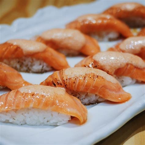 Atlantic Salmon Aburi Nigiri Pcs