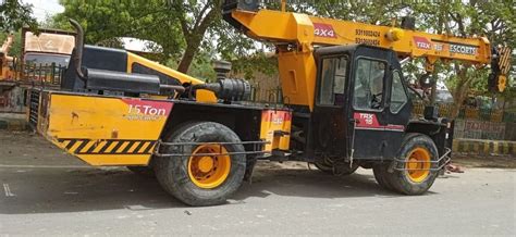 Escorts Trx Pick N Carry Crane Rental Service At Rs Hour In