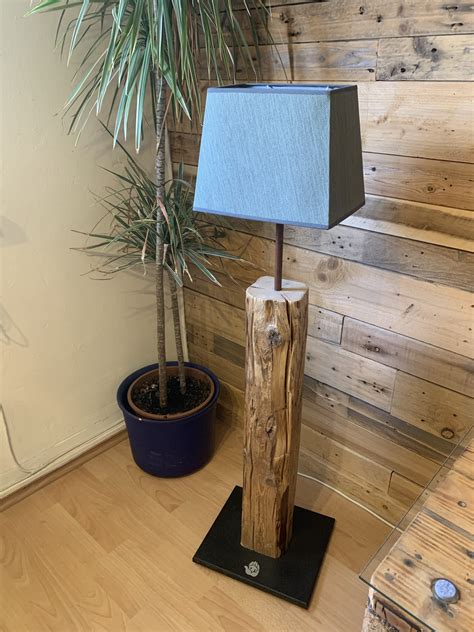 Upcycling Wohnart Lampen aus Holzbalken Upcycling Möbel für ein