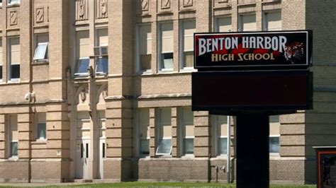 Benton Harbor Schools one step closer to hiring new superintendent | WSBT