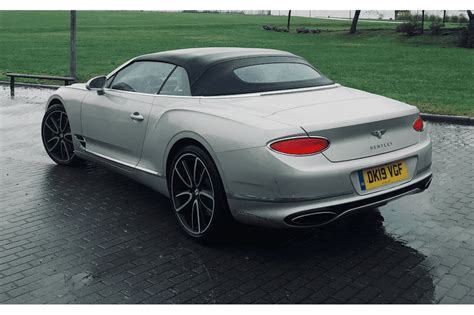 Bentley Continental Gtc Ao Volante De Um Descapot Vel De Mil Euros