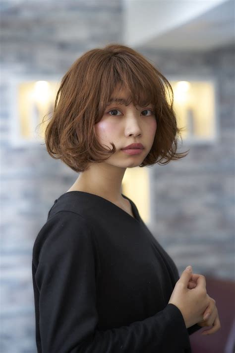 フレンチシックなショートヘアで気分はパリジェンヌ♪憧れの髪型でおしゃれ女子デビュー｜ホットペッパービューティーマガジン