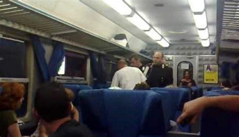 Scandal teribil în tren Un român a tăbărât cu pumnii pe controlor