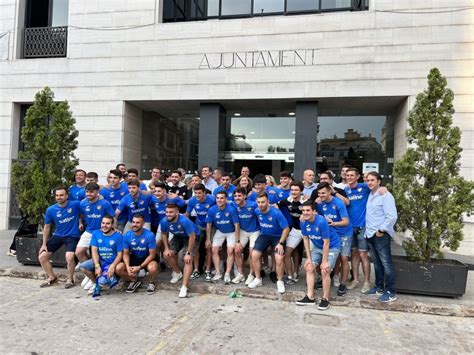 Los Burrianenses Homenajean Al CD Burriana Por Su Ascenso A Tercera