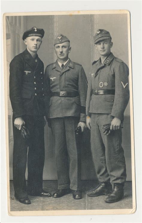 Portrait Foto Gruppen Aufnahme Kriegsmarine Luftwaffe Bordsch Tze