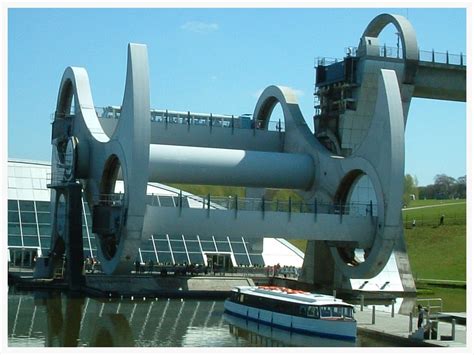 Falkirk Wheel In Action A Boat Is Seen Here Being Transfer Flickr