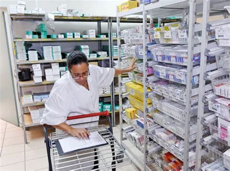 Offre Demploi Pharmacie Guigon Recrute Un 01 Magasinier H F