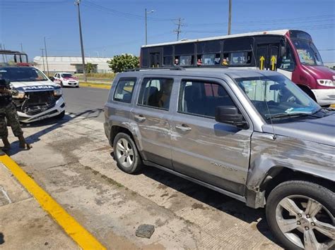 Le Quiso Ganar El Paso Patrulla Choca Contra Camioneta En Coatza La