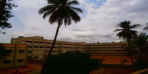 Velammal College of Engineering and Technology: Courses, Facilities