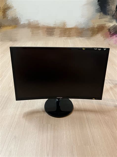 Samsung 24 inch curved monitor, Computers & Tech, Parts & Accessories, Monitor Screens on Carousell