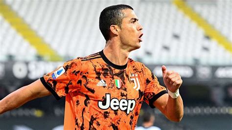 Returning Ronaldo Seals 4 1 Juventus Win Over Spezia