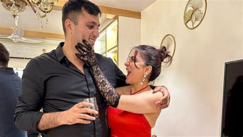 Christmas 2022 Kundali Bhagya Preeta Shraddha Arya Sizzles In Red Hot Dress With Hubby Fans