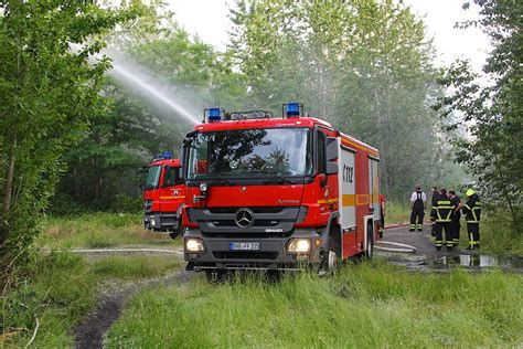 Feuerwehr Bek Mpft Fl Chenbrand In Bernau