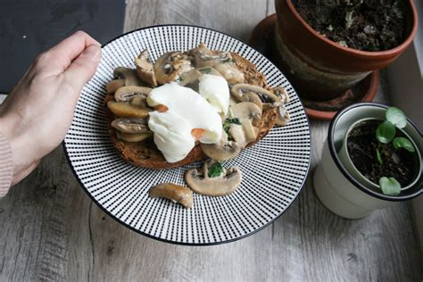 Toast Champignon Met Gepocheerd Ei Gezond Met Lotte