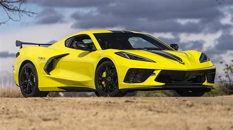 Corvette 2022 Stingray Yellow