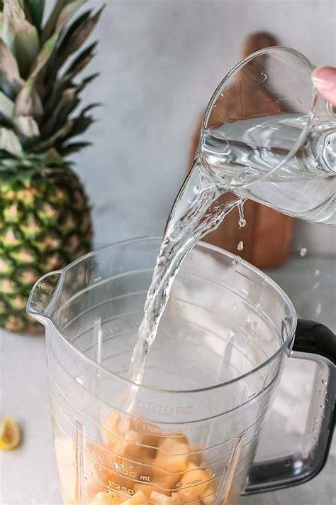 Refreshing Lime Pineapple Agua Fresca Xoxobella