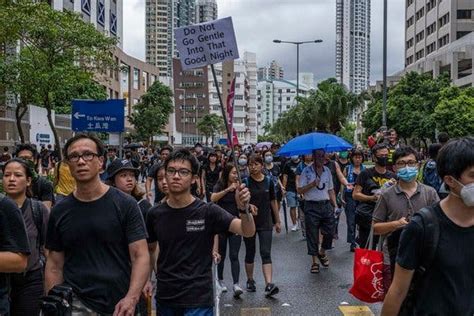 Hong Kong Protests Stay Peaceful After a Week of Unrest - The New York ...