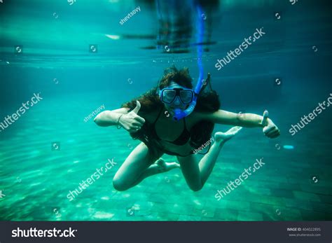 Woman Swim Underwater Pool Sexy Bikini库存照片404022895 Shutterstock