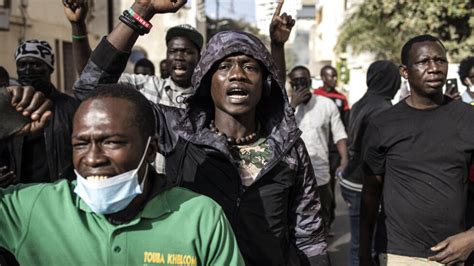 La Société Civile Sénégalaise Se Mobilise Face Au Report De Lélection