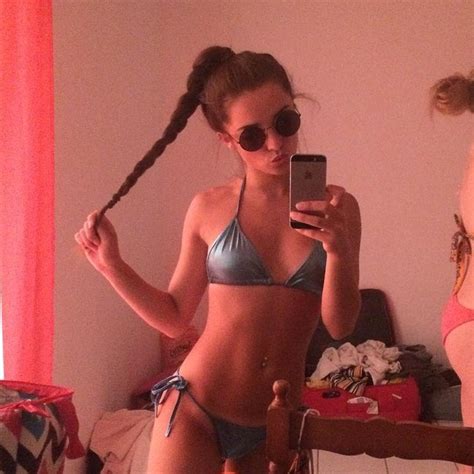 7 Hot Jessica Reynolds Bikini Pics