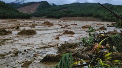 Les Inondations Et Les Glissements De Terrain Font Au Moins 25 Morts