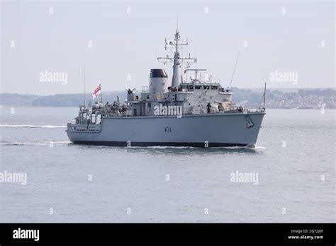 El Contador De Minas De La Marina Real Mide El Buque Hms Middleton M