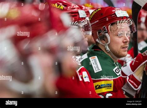 Modos Mikkel Aagaard Deppar Under Ishockeymatchen I Shl Mellan