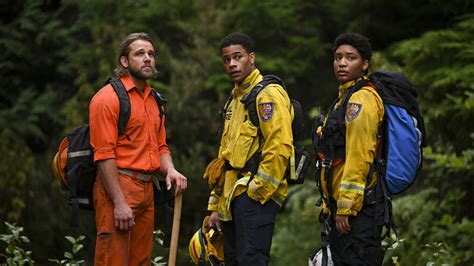 'Fire Country' Star Teases Tension-Filled Rescue Mission