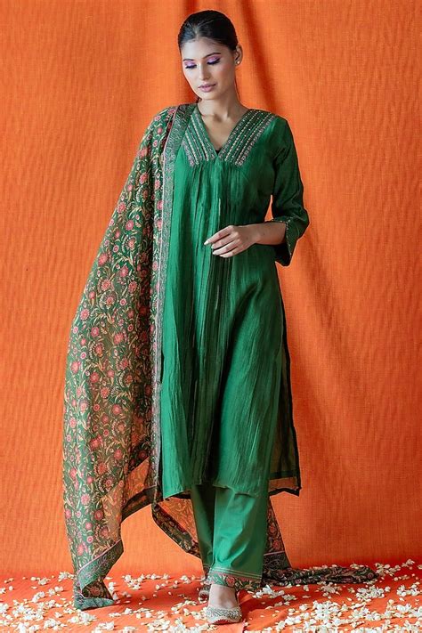 Green Embroidered Kurta Set Design By Beige At Pernias Pop Up Shop 2024