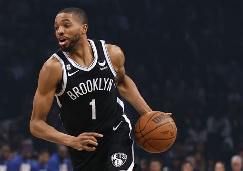 籃網與紐約人達成交易協議，送出 Mikal Bridges 換來 Bojan Bogdanovic 和大量選秀權 籃球場 籃球地帶