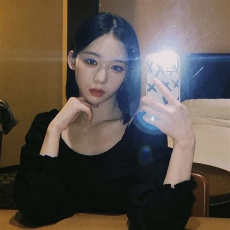 Class Y Hong Hyeju Pfp Icon Class Icon Mirror Selfie