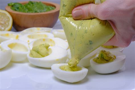 Spicy Pesto Deviled Eggs | Meatless Makeovers