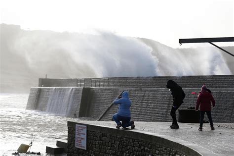 Francia La Tempesta Eleanor Fa La Sua Prima Vittima 9 I Feriti